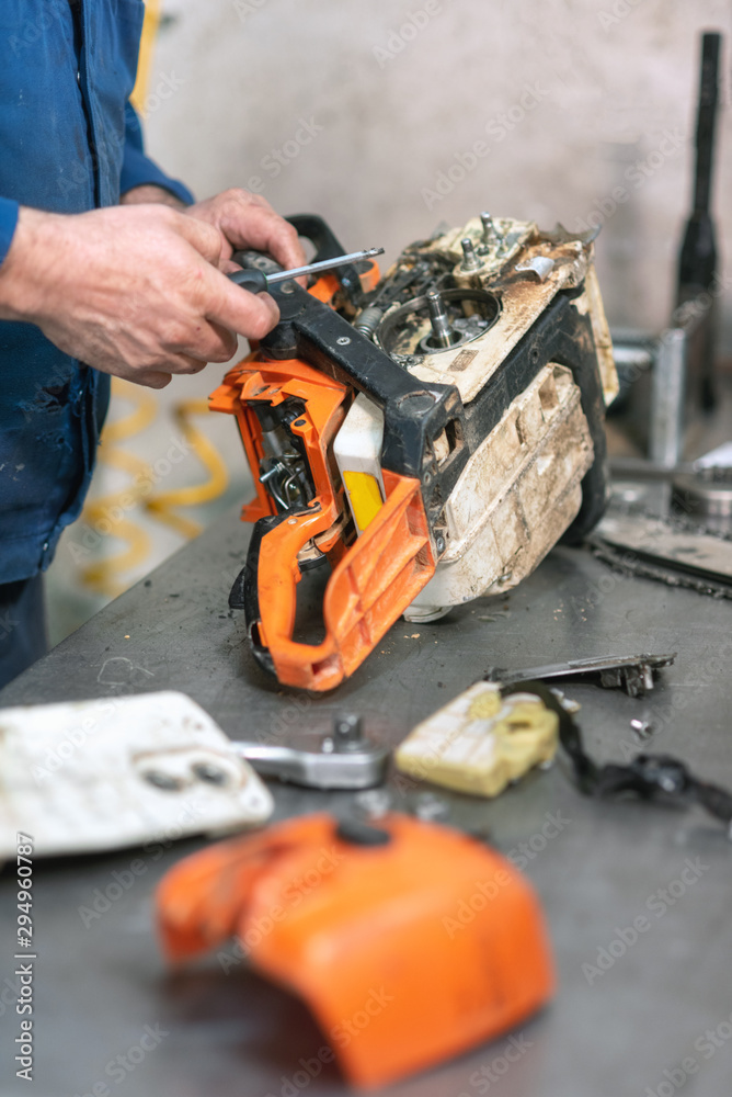 Chainsaw servicing